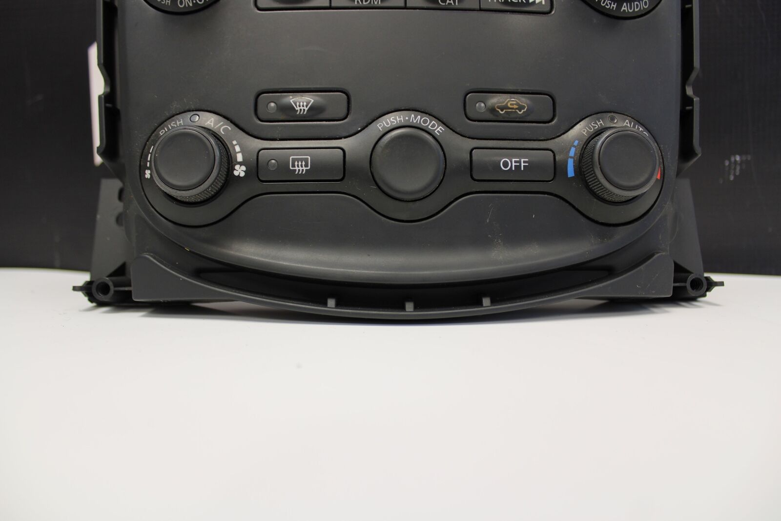 2015 370Z XM Radio AUX MP3 6 Disc CD Changer Player Trim Panel OEM