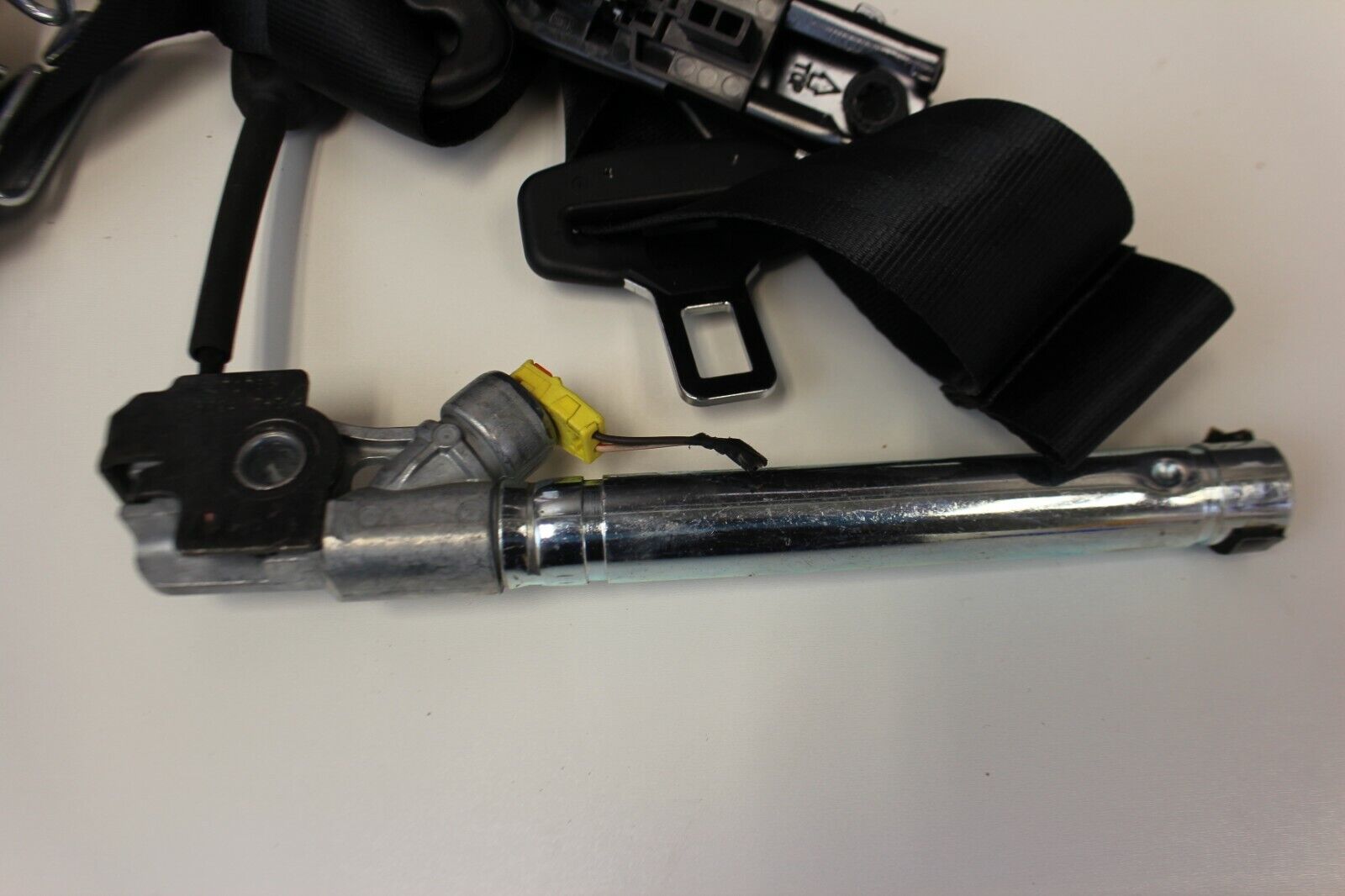 2013-2014 FOCUS ST RH RIGHT PASSENGER Front Seat Belt Retractor Assembly OEM