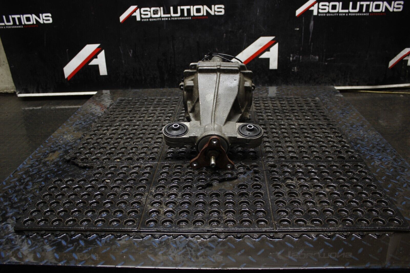 2017-2020 INFINITI Q60 AWD REAR DIFFERENTIAL AXLE CARRIER OEM – A ...