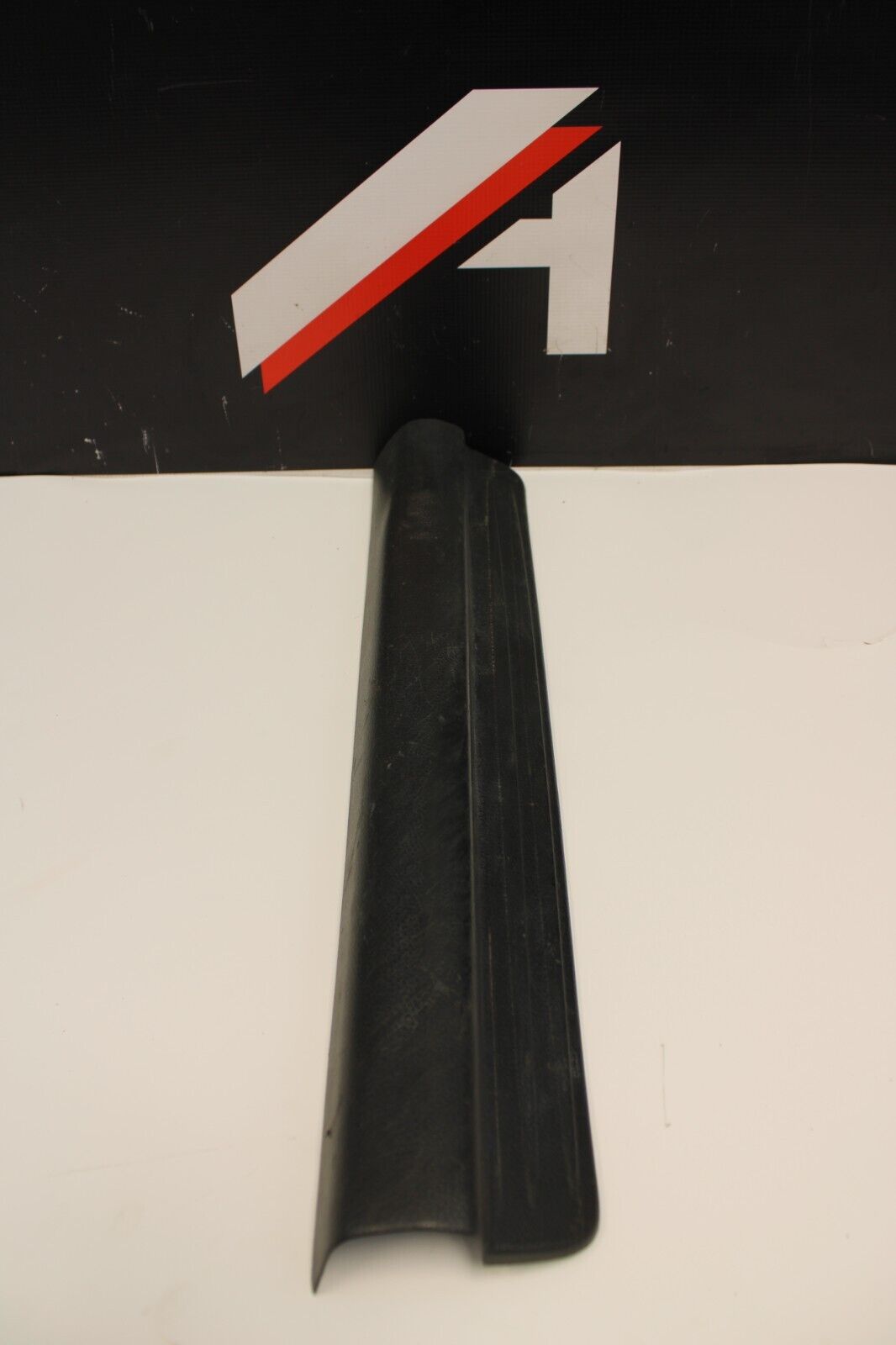 Mitsubishi Evolution Evo 8  2003-2005 RH FRONT DOOR SILL TRIM SCUFF PLATE OEM