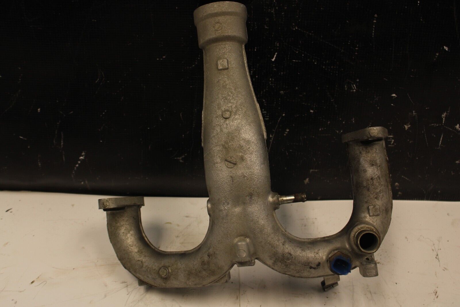 2009 NISSAN GT-R R35 VR38 3.8L AWD OEM ENGINE COOLANT WATER OUTLET PIPE