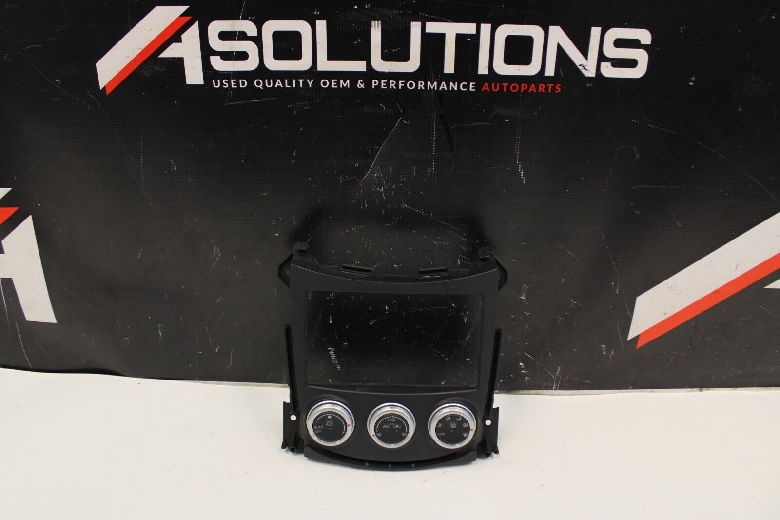 09-20 NISSAN 370Z A/C HEATER CONTROL DOUBLE DIN RADIO MOUNT BEZEL