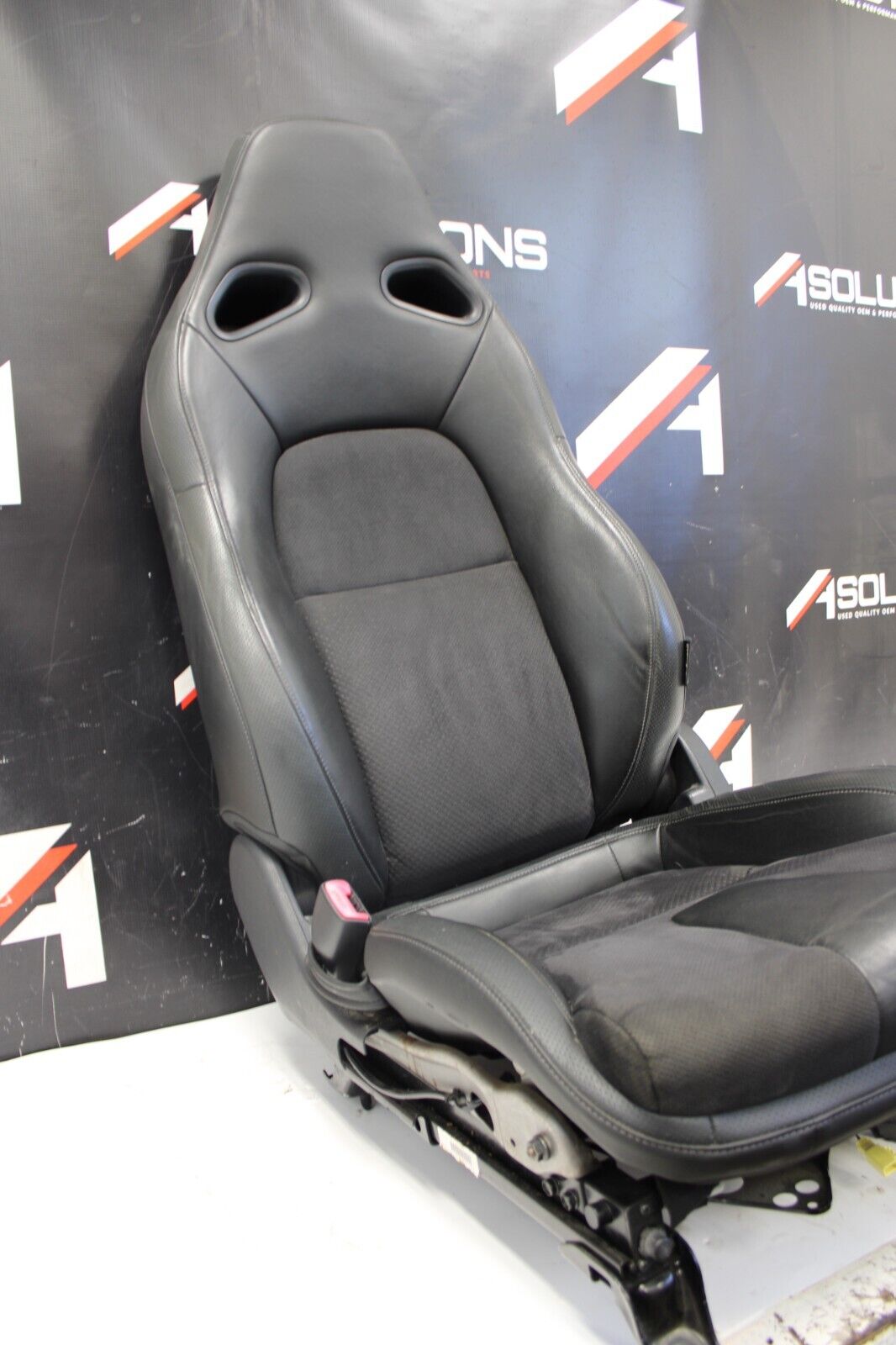 2009 Nissan GT-R R35 Front Seats OEM GTR R35