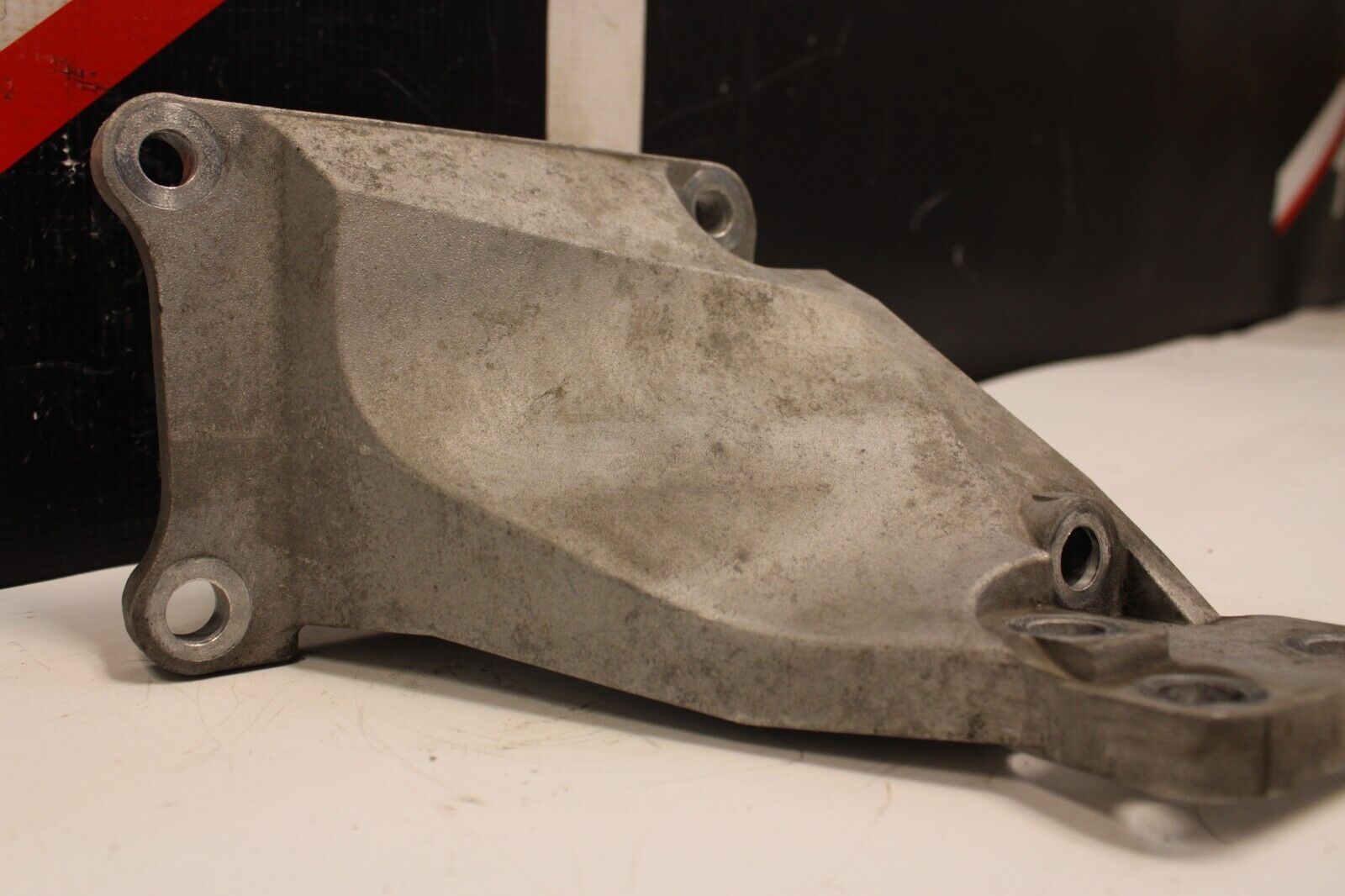 09-15 NISSAN GT-R GTR R35 VR38 ENGINE MOTOR MOUNT BRACKET PASSENGER RIGHT