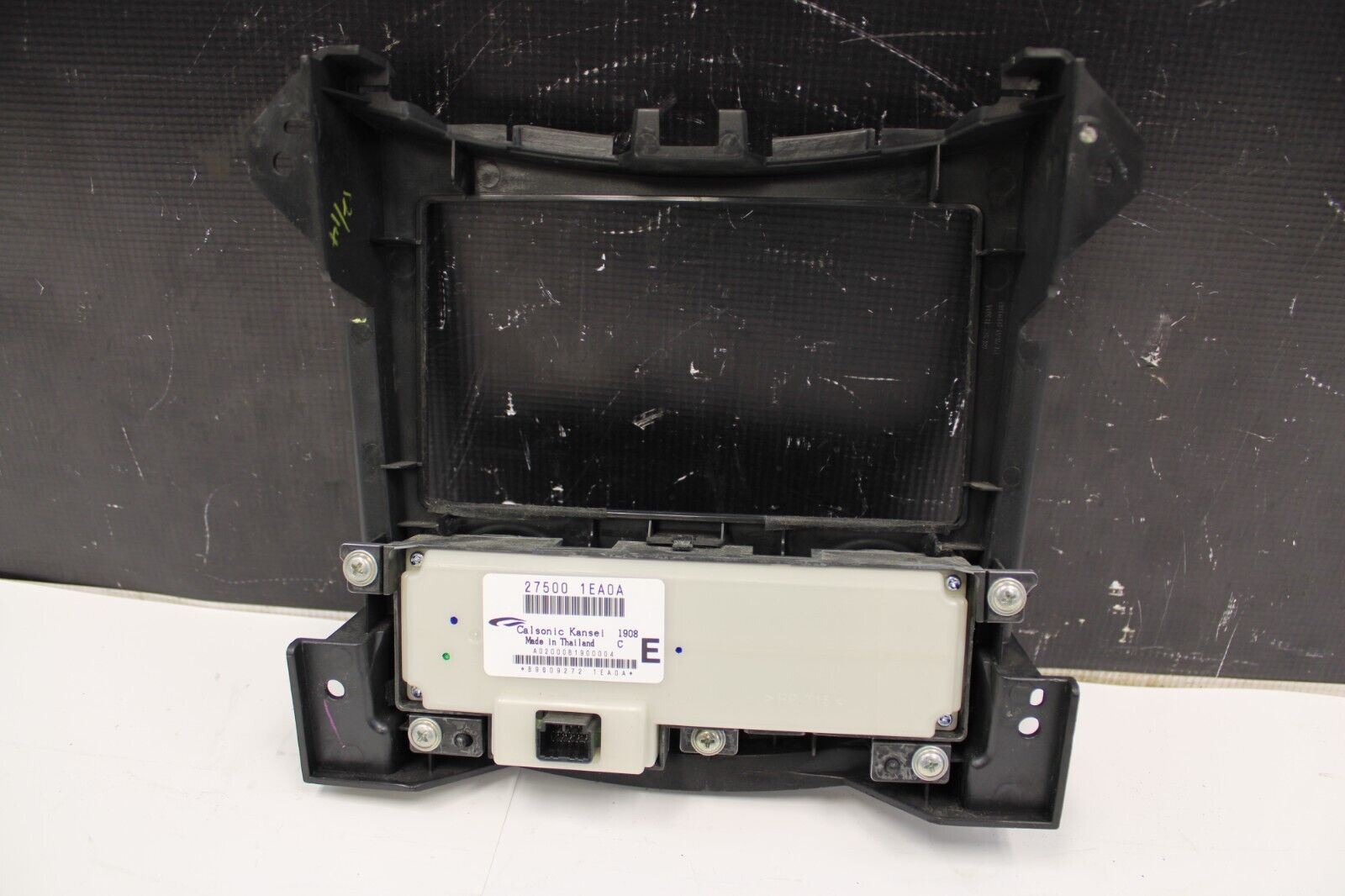 09-20 Nissan 370Z AC Controls Radio Bezel Trim