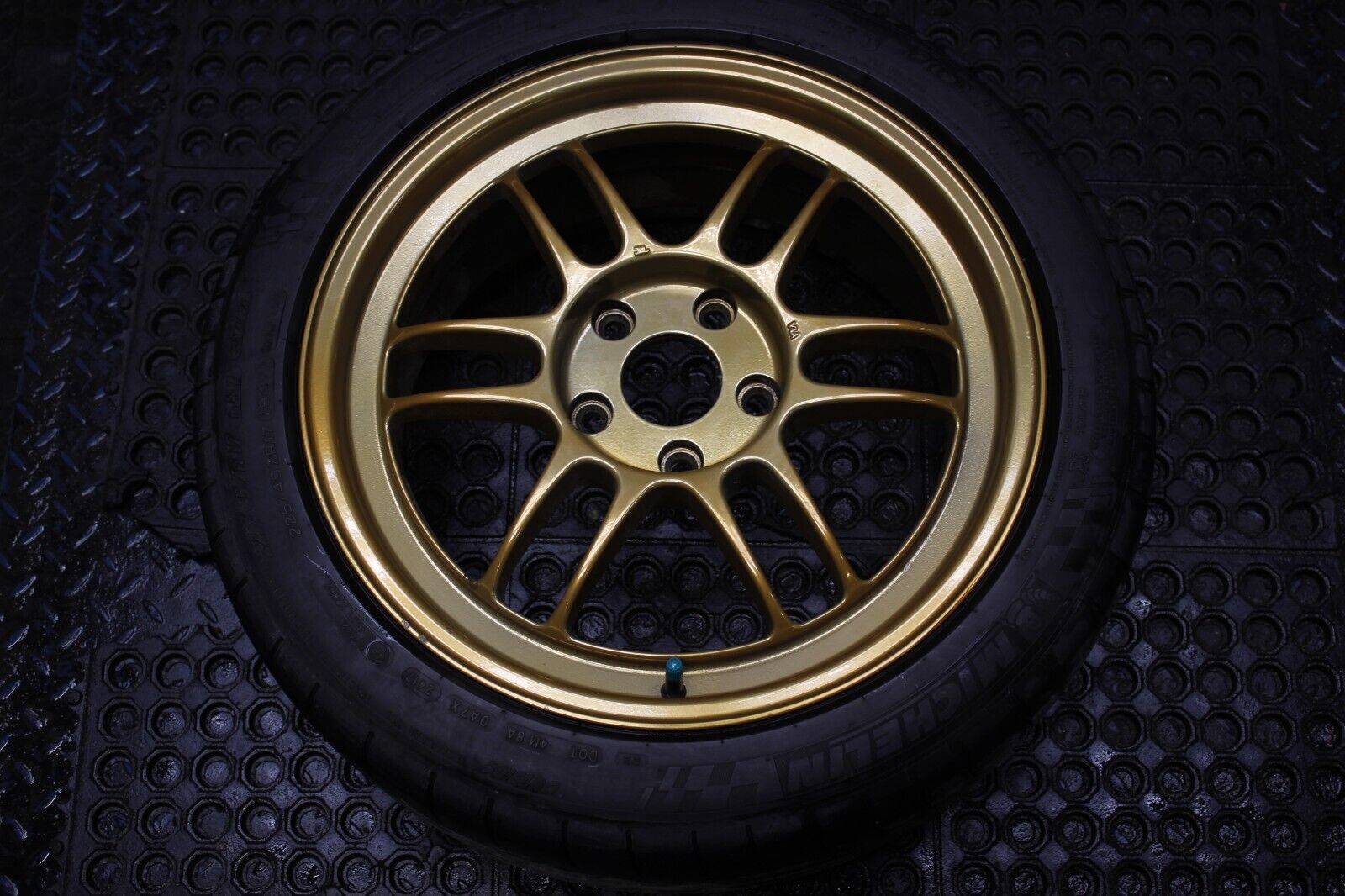 ENKEI RPF1 GOLD RIM(1)  5 X 114.3 17X7.5    S2000 SPEC