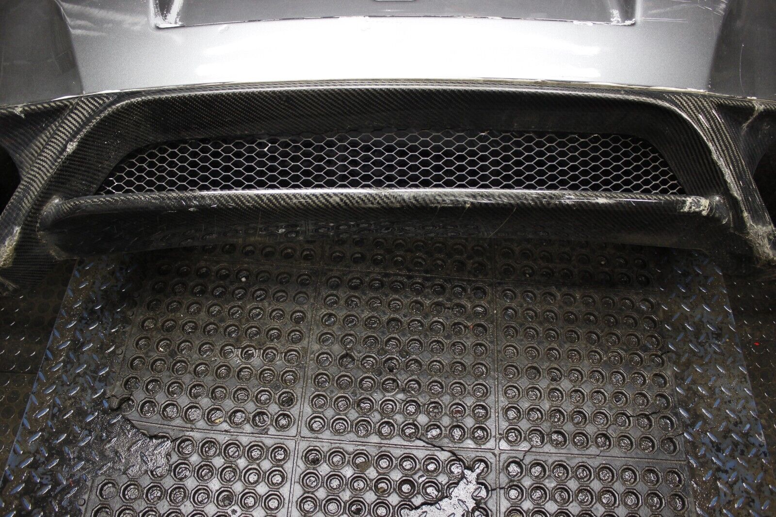 2009-2015 NISSAN GTR GT-R R35 REAR BUMPER COVER OEM W/ SEIBON VALENCE *DAMAGE*