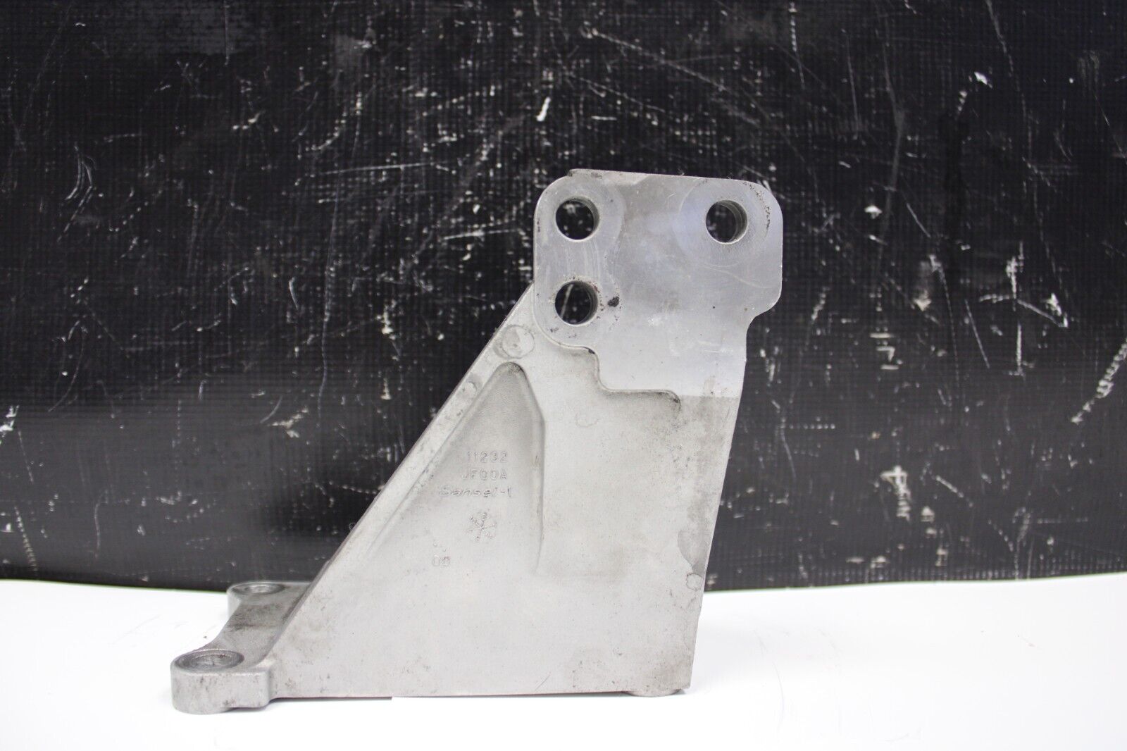 09-15 NISSAN GT-R GTR R35 VR38 ENGINE MOTOR MOUNT BRACKET PASSENGER RIGHT