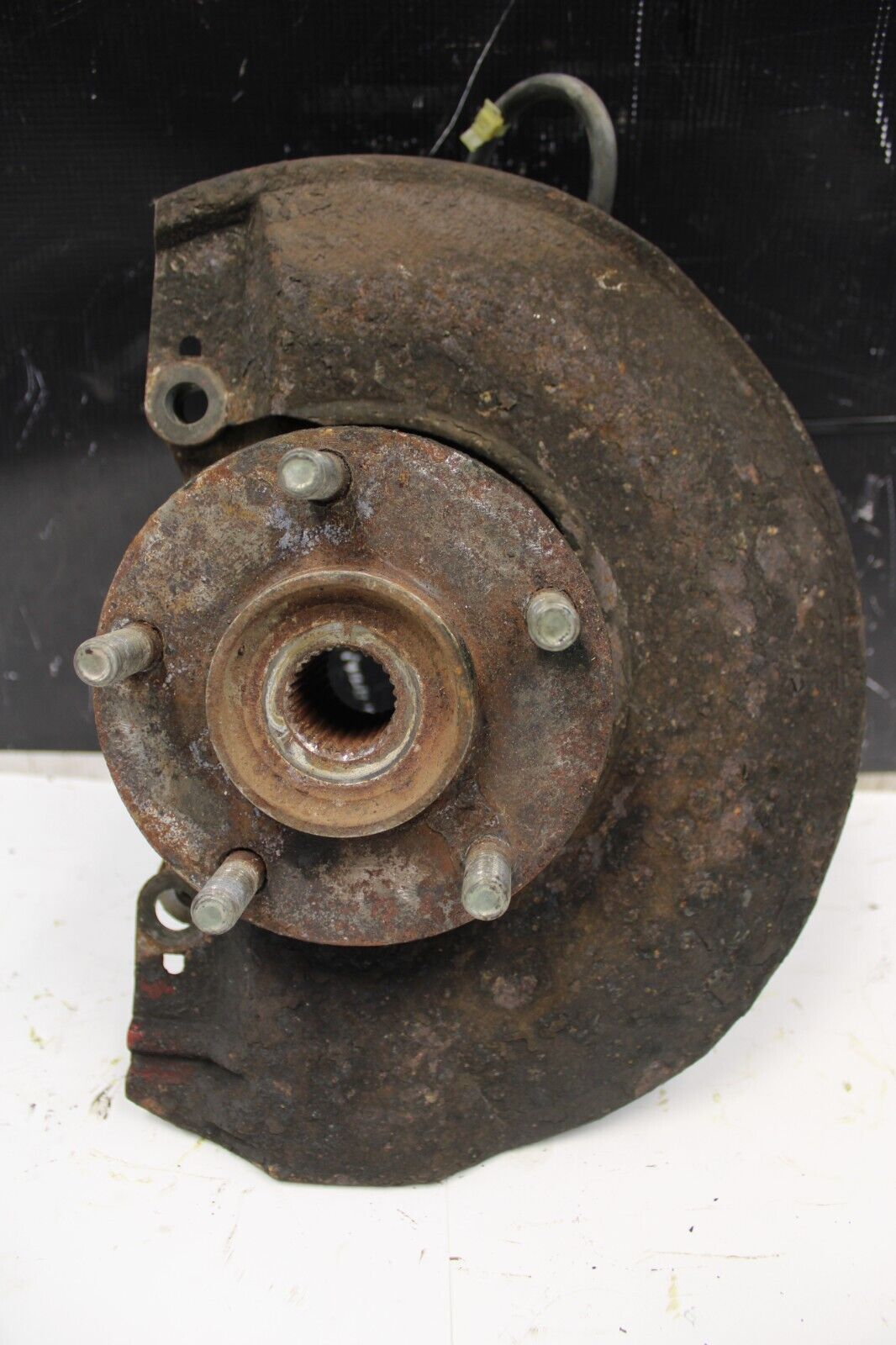 03-06 Mitsubishi Lancer Evolution 8 9 Evo 8 Front Driver Side Hub Spindle