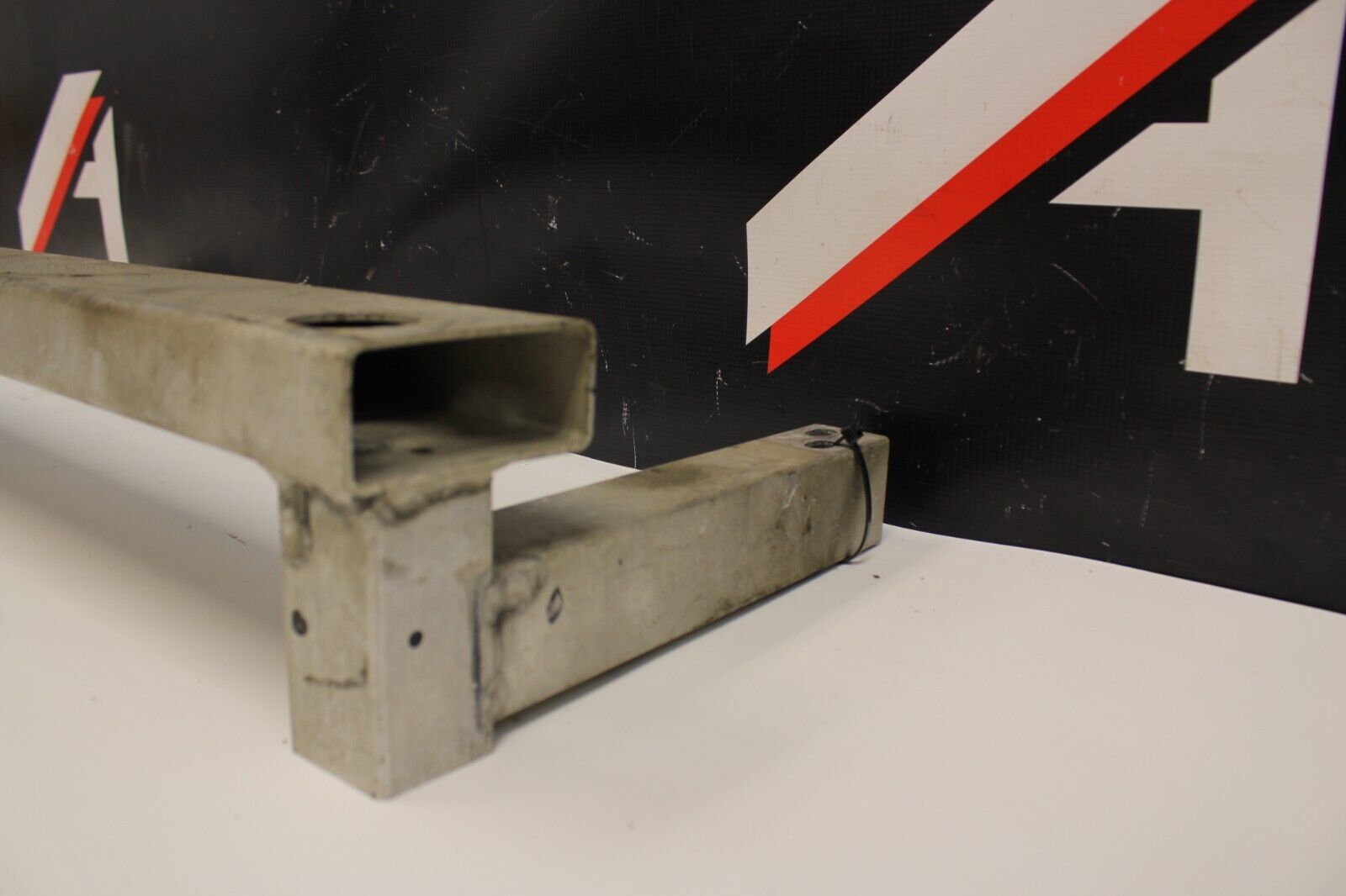 09-13 INFINITI G37 RWD FRONT ENGINE SUB FRAME CROSSMEMBER BRACKET, OEM