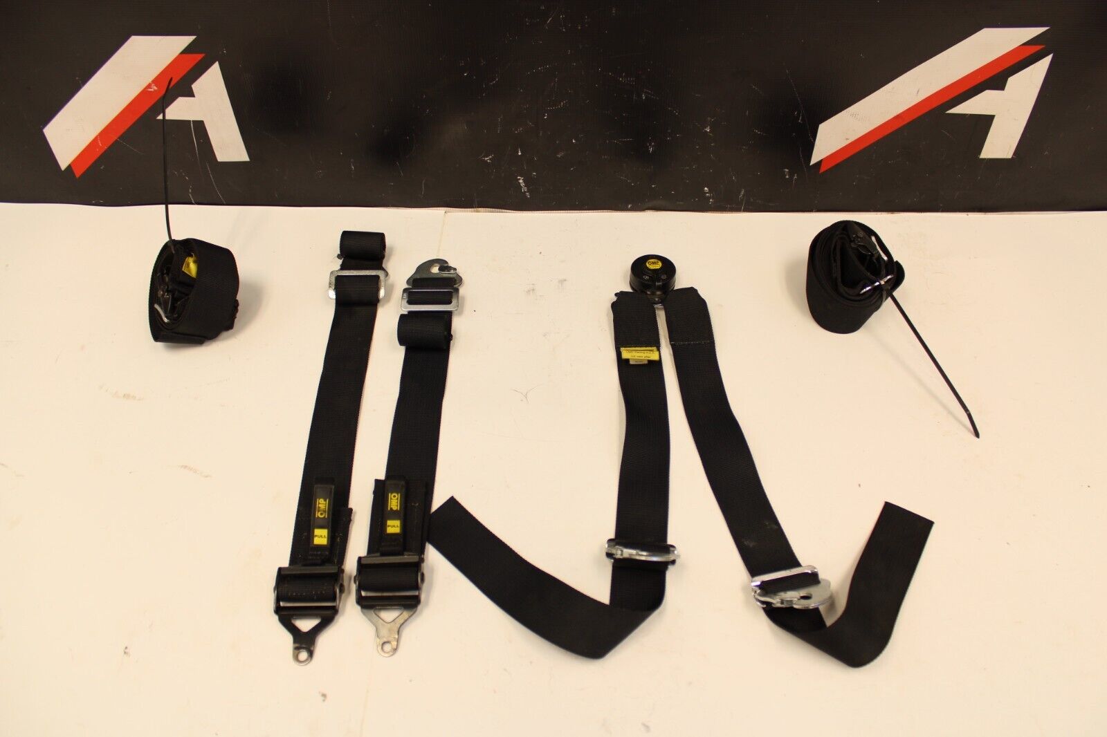OMP Italy Saloon Endurance 6-point Safety Belts black Expired 2021