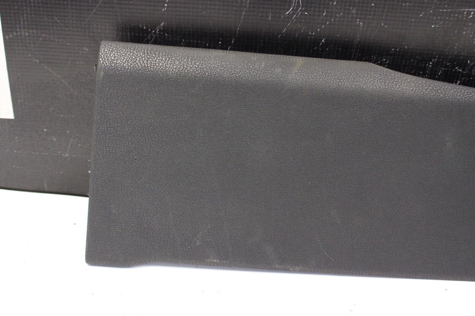 2010 NISSAN R35 GTR LOWER RH PASSENGER SIDE CONSOLE PANEL TRIM COVER 68134JF10A