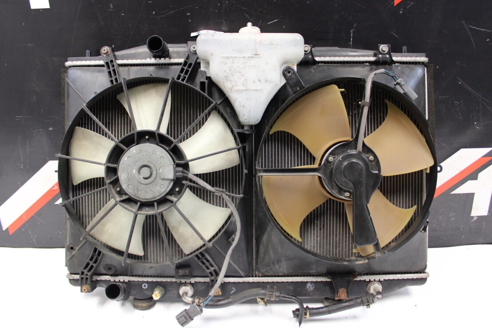 2007-2008 Acura TL Type S RADIATOR FAN ASSY W/ RESERVOIR OEM
