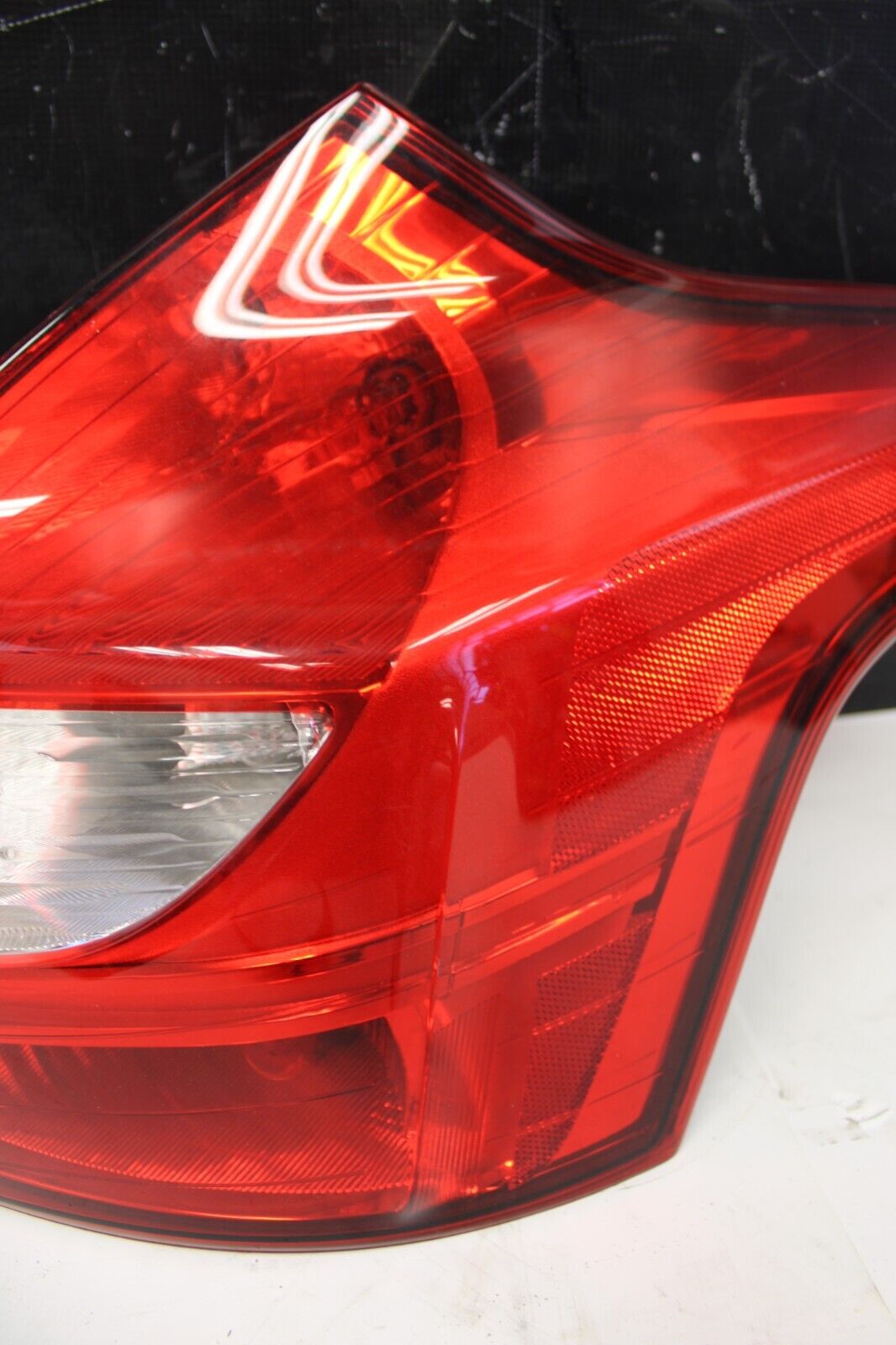 2013-2014 Ford Focus ST Hatchback Tail Light Pair