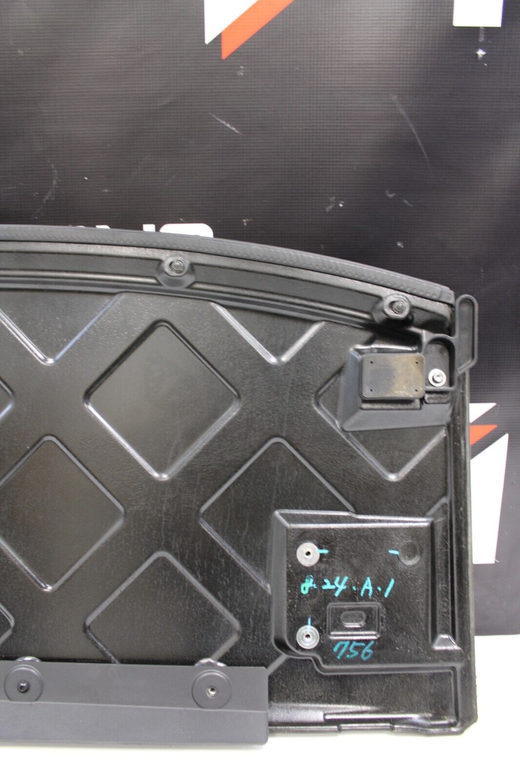 Infiniti G37/Q60 Convertible Top Parcel Shelf Folding Finisher Tray