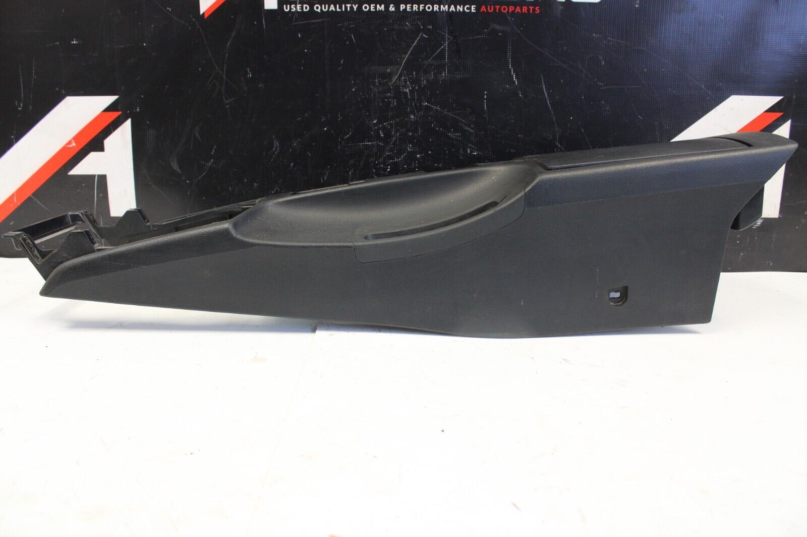2004 NISSAN 350Z CENTER CONSOLE W/ ARMREST OEM