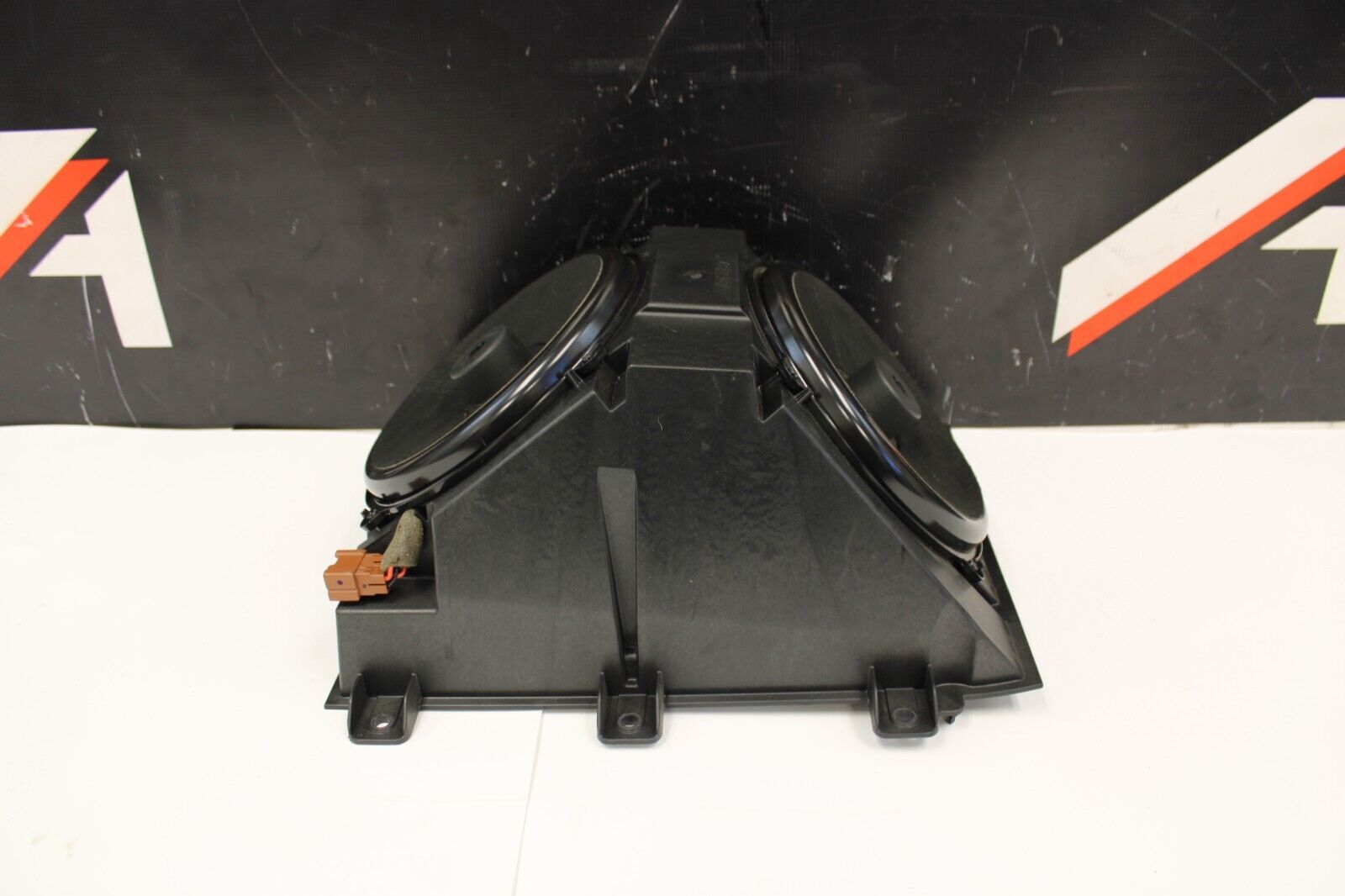 2010 NISSAN GT-R R35 VR38 AWD OEM BOSE REAR SUBWOOFER SPEAKER
