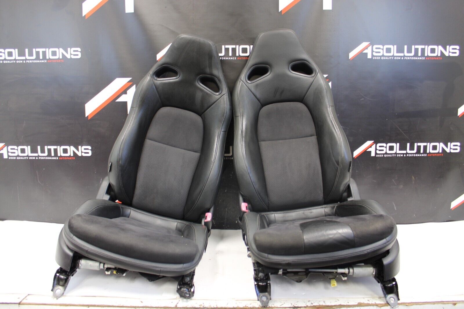 2009 Nissan GT-R R35 Front Seats OEM GTR R35
