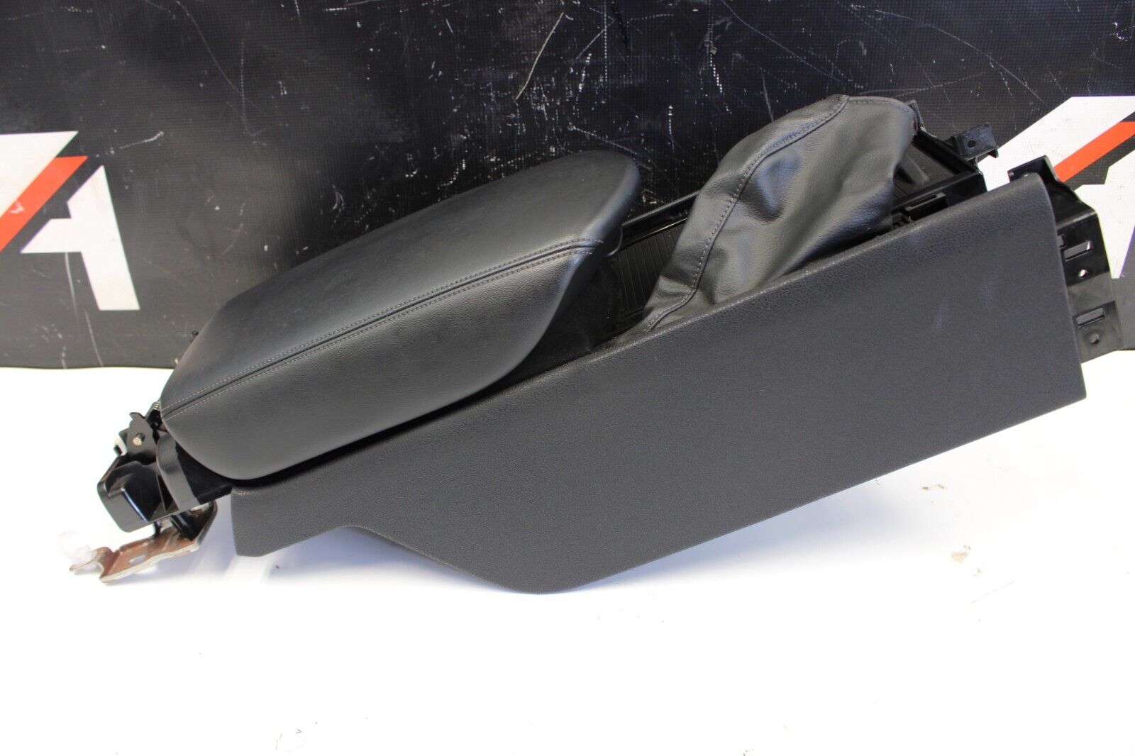 2009 NISSAN R35 GTR GT-R CENTER CONSOLE ARMREST ARM REST W/ CUP HOLDER