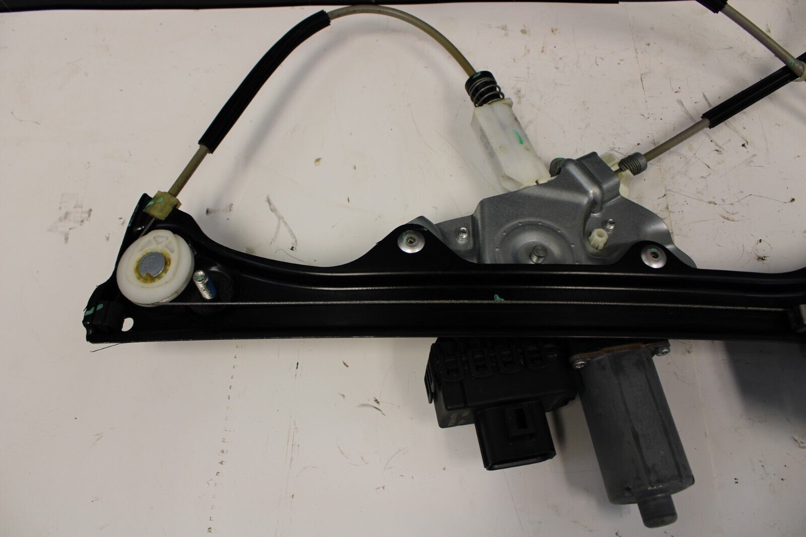 2009-2020 NISSAN GTR R35 WINDOW REGULATOR WITH MOTOR RIGHT PASSENGER SIDE