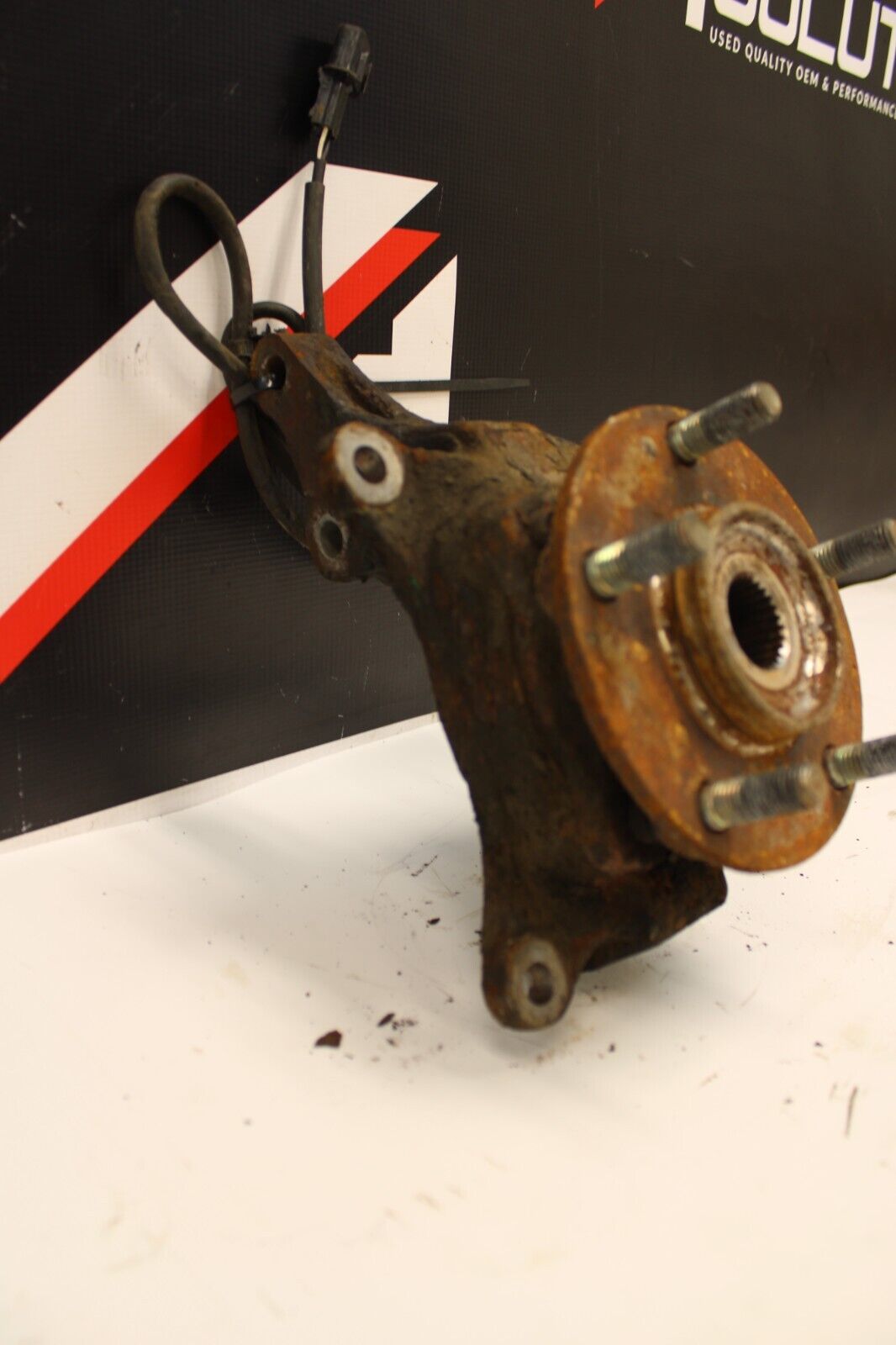 03-06 Mitsubishi Lancer Evolution 8 9 Evo 8 Front Driver Side Hub Spindle