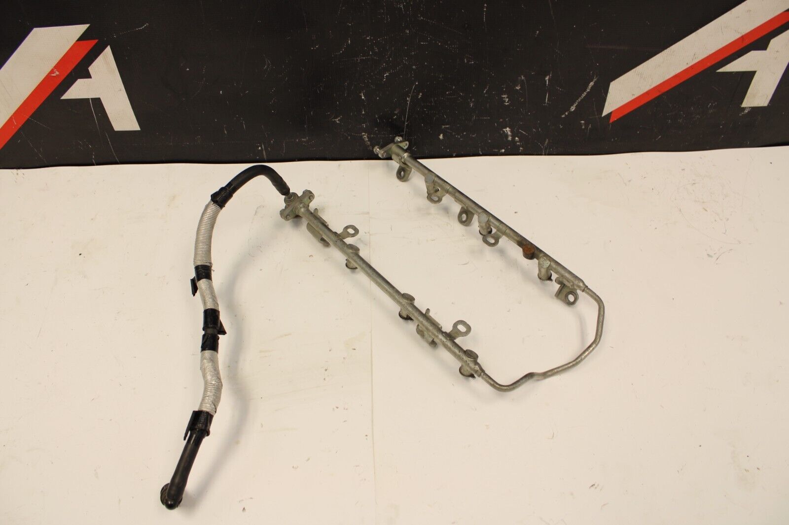 09-15 Nissan GTR GT-R R35 Fuel Rail OEM Stock Fuel Injection Rail VR38