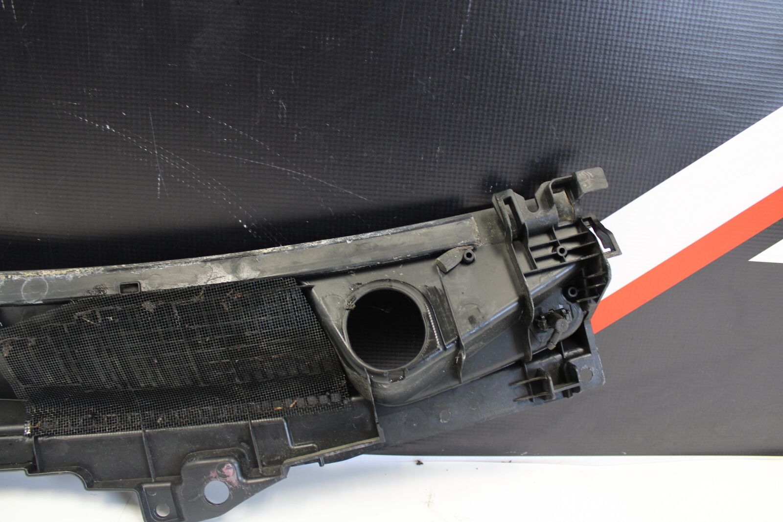 2014 NISSAN GTR R35 LH COWL VENT PANEL 66863JF30A