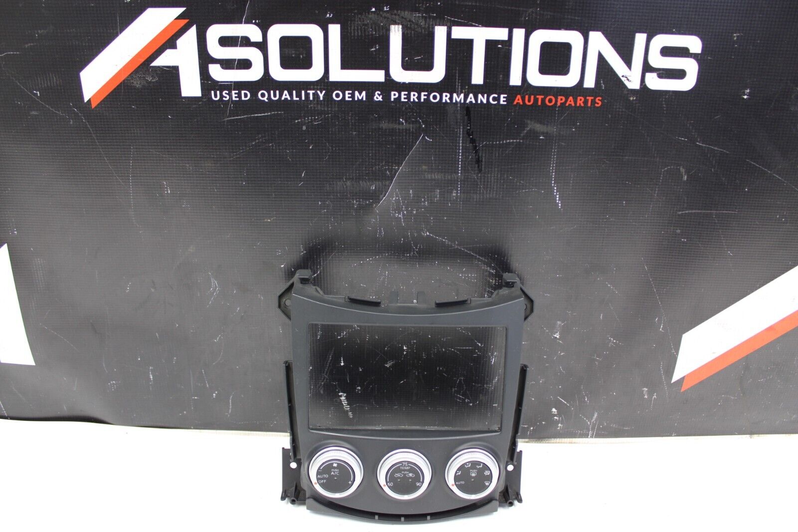 09-20 NISSAN 370Z A/C HEATER CONTROL DOUBLE DIN RADIO MOUNT BEZEL