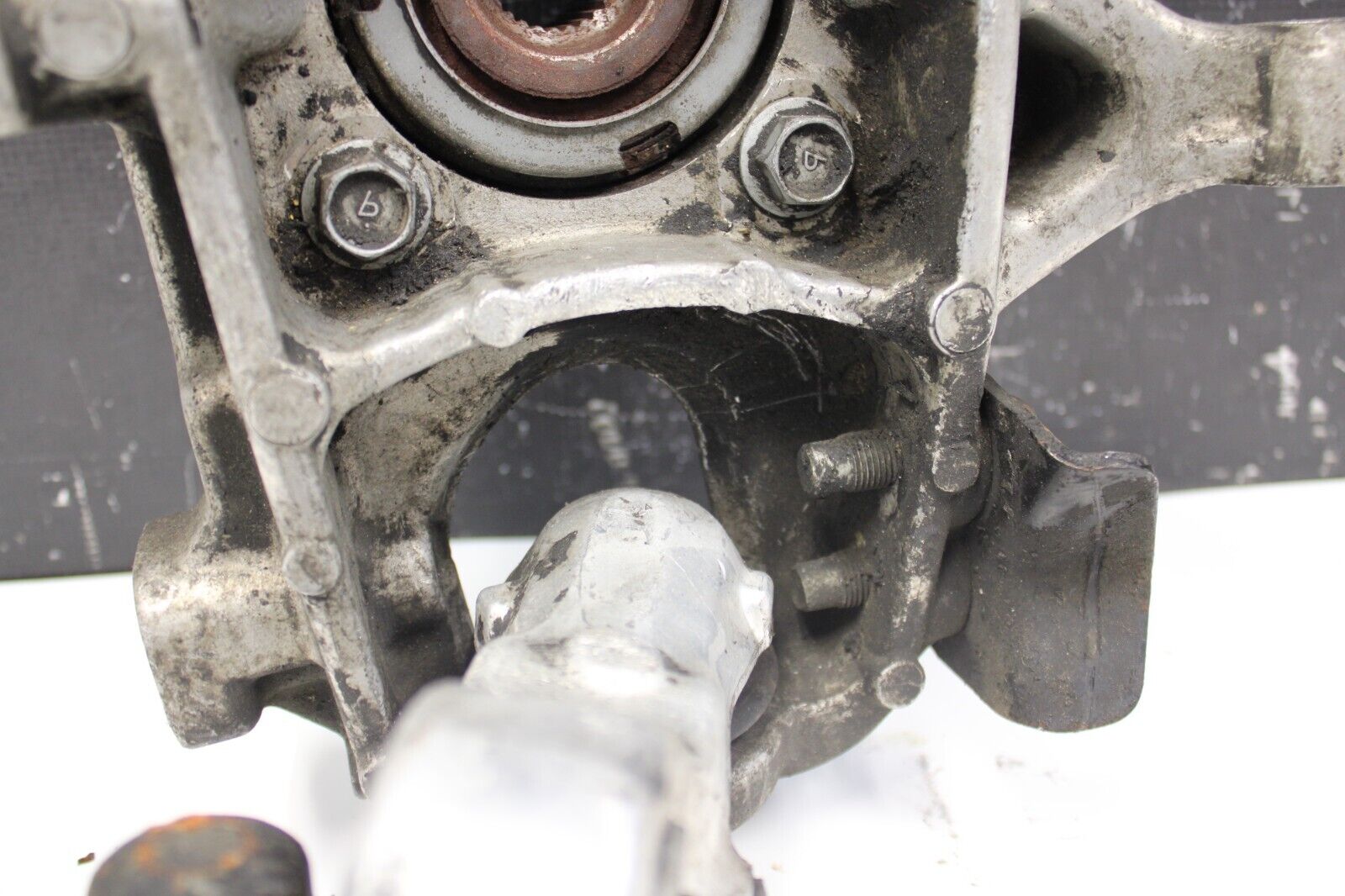2010 Nissan GT-R R35 Front RH Right Side Knuckle Spindle Arm Knee Assembly OEM