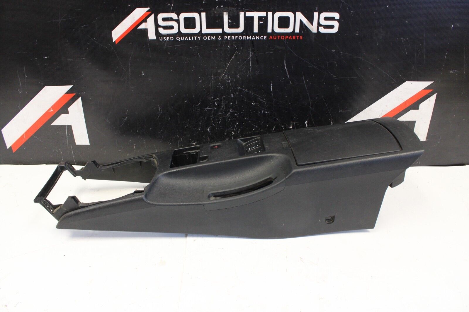 2004 NISSAN 350Z CENTER CONSOLE W/ ARMREST OEM