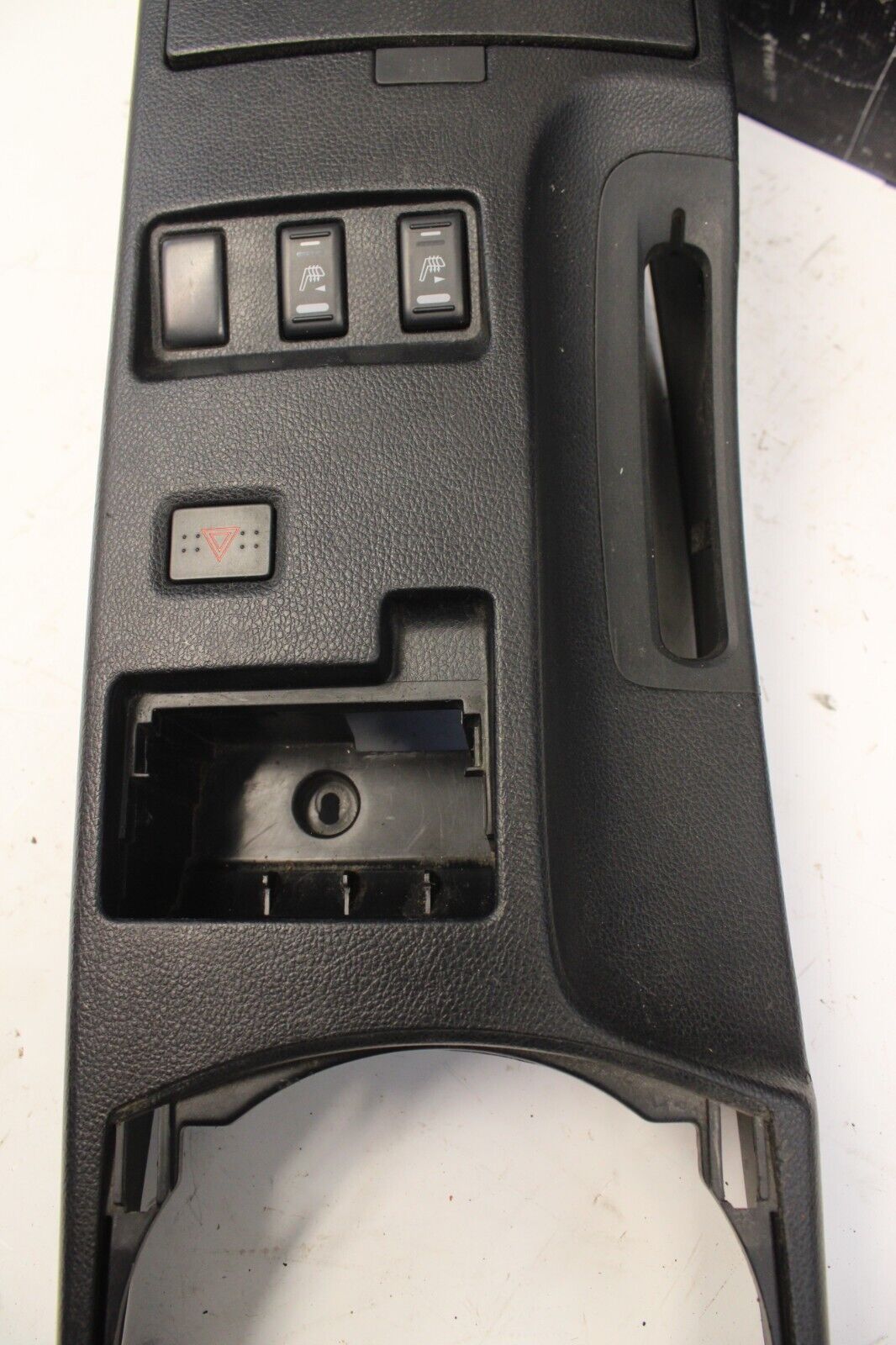 2004 NISSAN 350Z CENTER CONSOLE W/ ARMREST OEM
