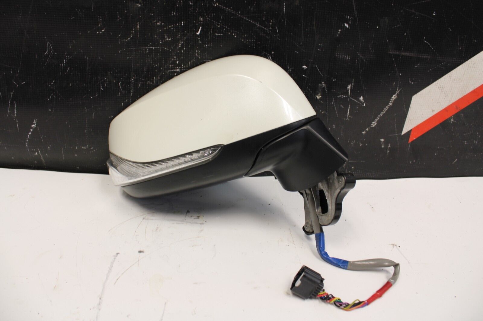 2017-2020 INFINITI Q60 RIGHT SIDE DOOR EXTERIOR PASSENGER SIDE VIEW MIRROR OEM