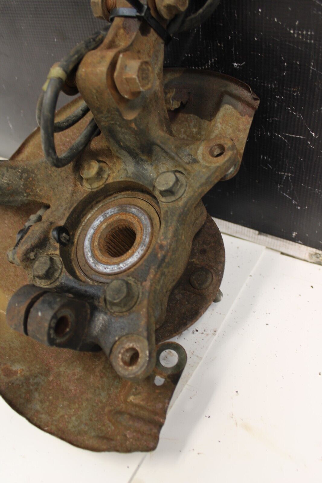 03-06 Mitsubishi Lancer Evolution 8 9 Evo 8 Front Driver Side Hub Spindle