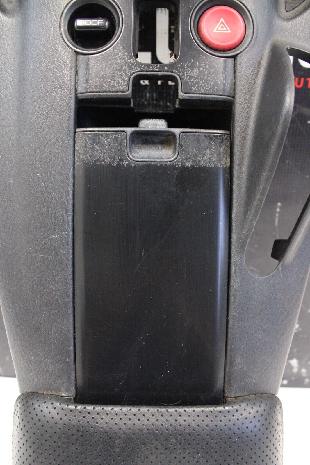 2006-2009 HONDA S2000 AP2 F22C OEM BLACK LEATHER CENTER CONSOLE ASSY