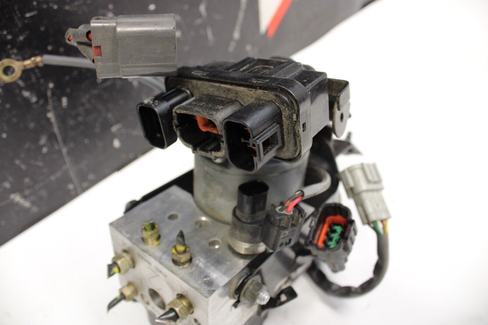 03-09 Nissan 350Z 03-07 Infiniti G35 ABS Brake Pump OEM 47600AM400
