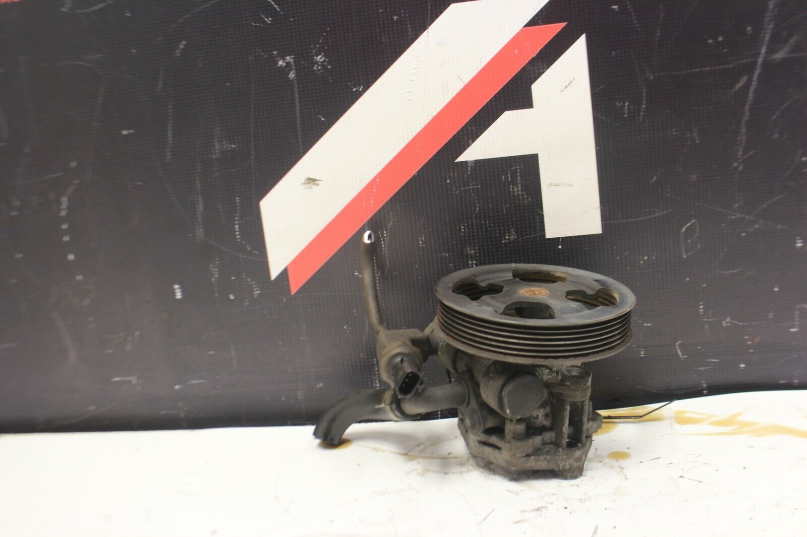 05-06 Infiniti G35 SEDAN Manual Power Steering Pump With Pulley OEM