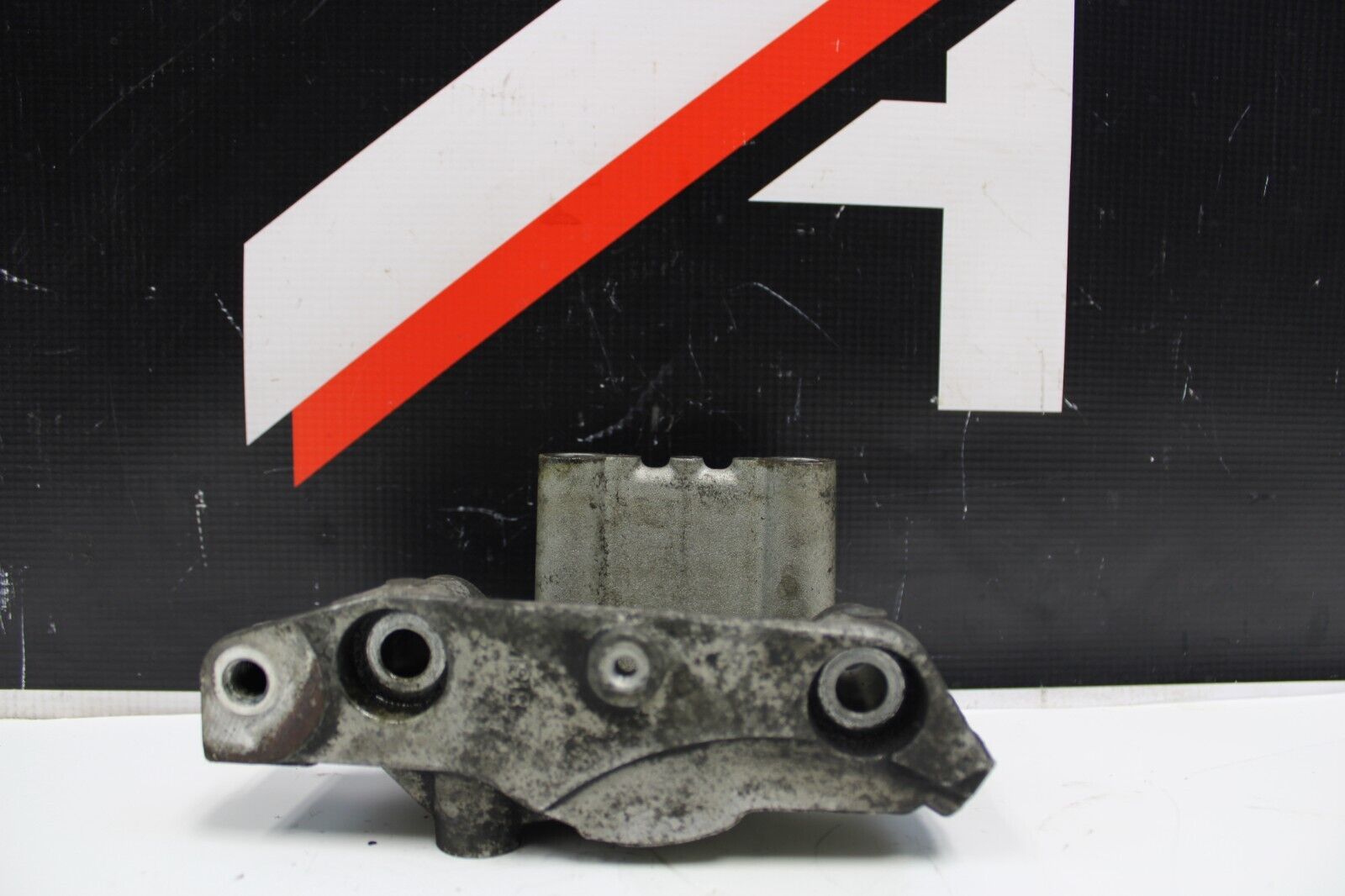 03-05 Mitsubishi Evolution Evo 8 Engine Block Bracket