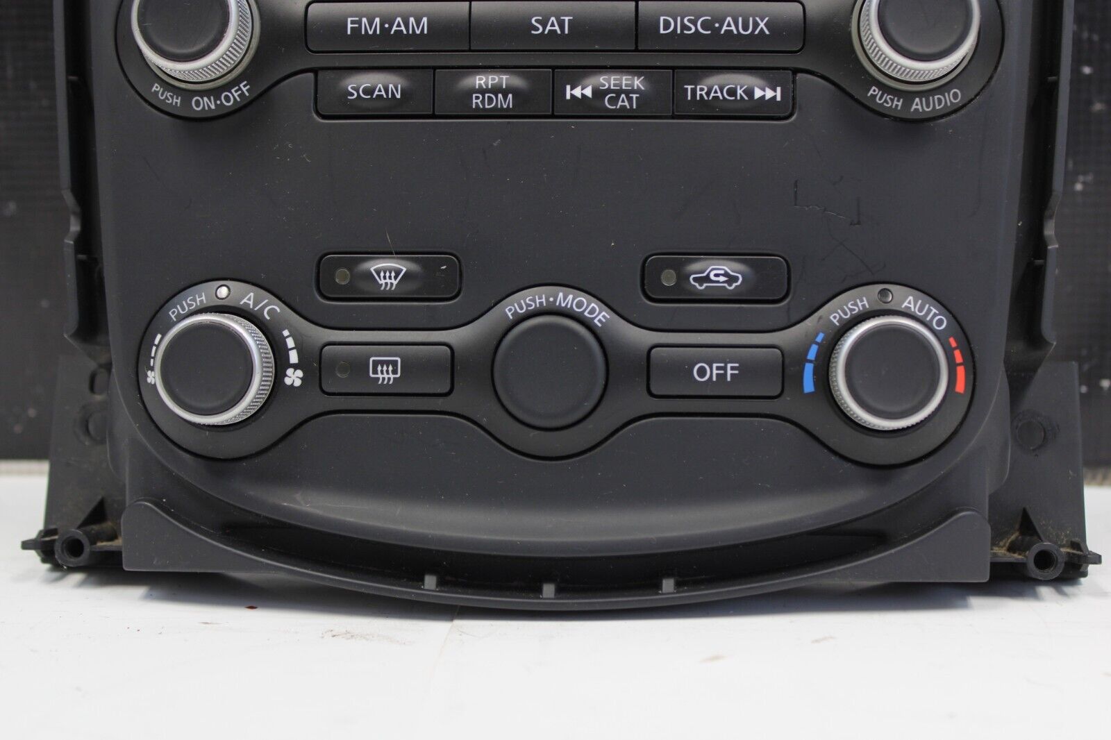 2014 370Z XM Radio AUX MP3 6 Disc CD Changer Player Trim Panel OEM