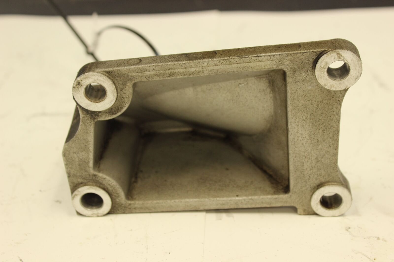 09-15 NISSAN GT-R GTR R35 VR38 ENGINE MOTOR MOUNT BRACKET PASSENGER RIGHT