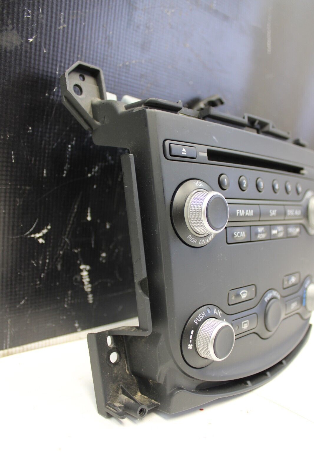 2014 370Z XM Radio AUX MP3 6 Disc CD Changer Player Trim Panel OEM