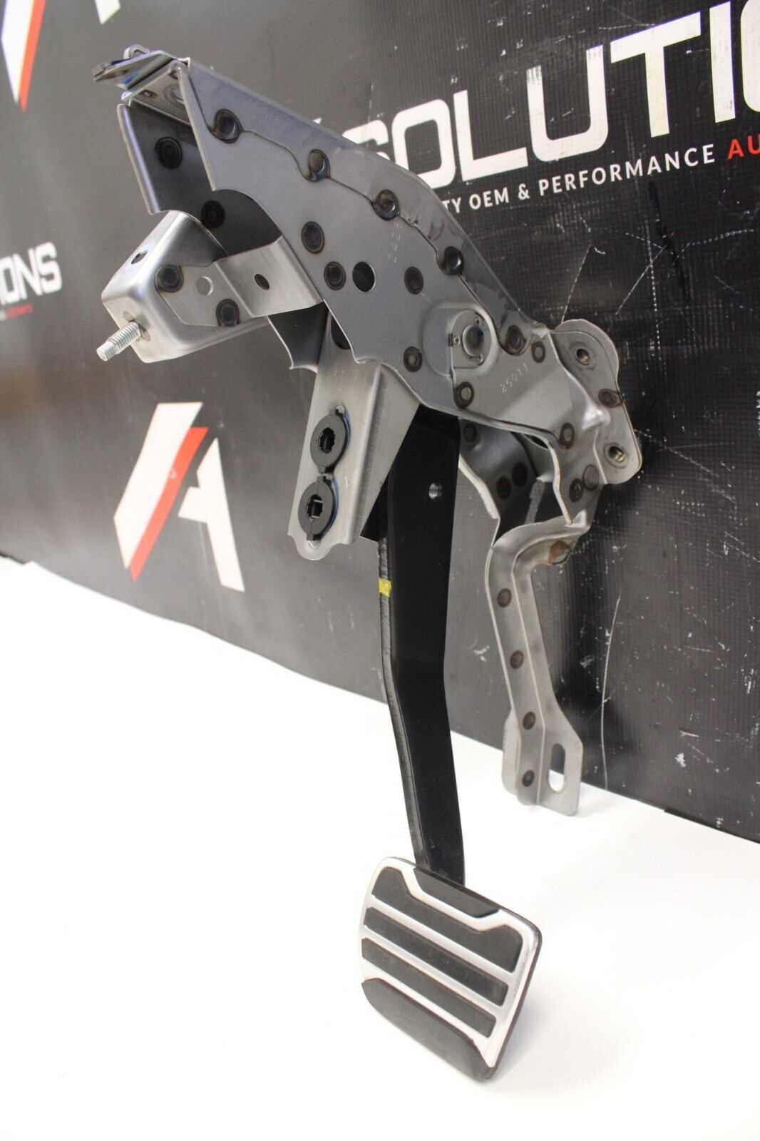 OEM NISSAN GTR R35 AWD OEM BRAKE PEDAL ASSEMBLY VR38 2013