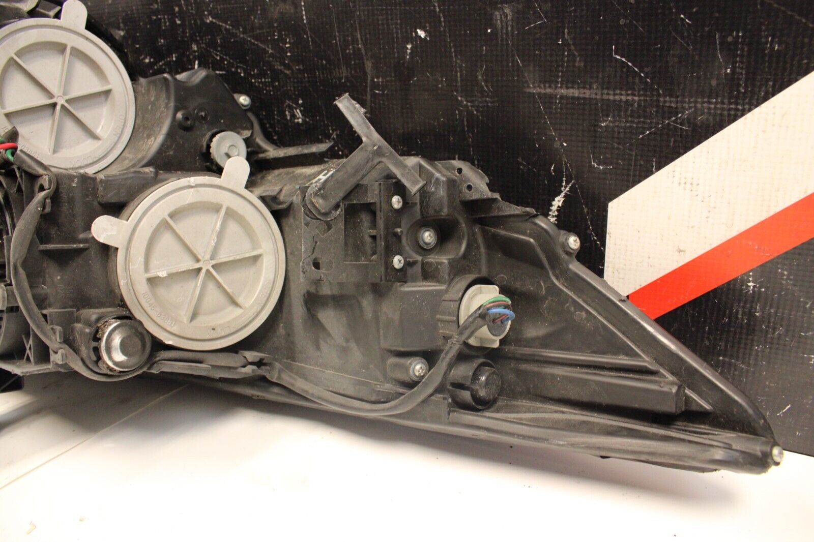 2014 Nissan GTR R35 Passenger Side Headlight OEM *damaged*