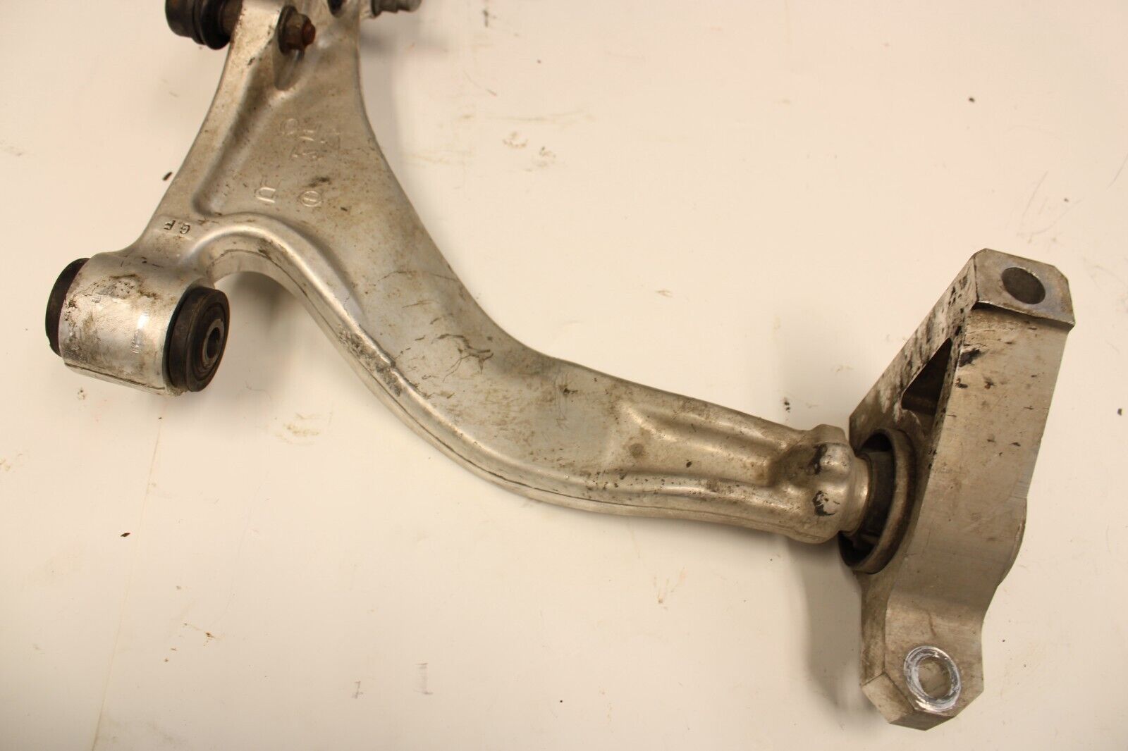 2010 Nissan GT-R R35 Front RH Right Side Knuckle Spindle Arm Knee Assembly OEM