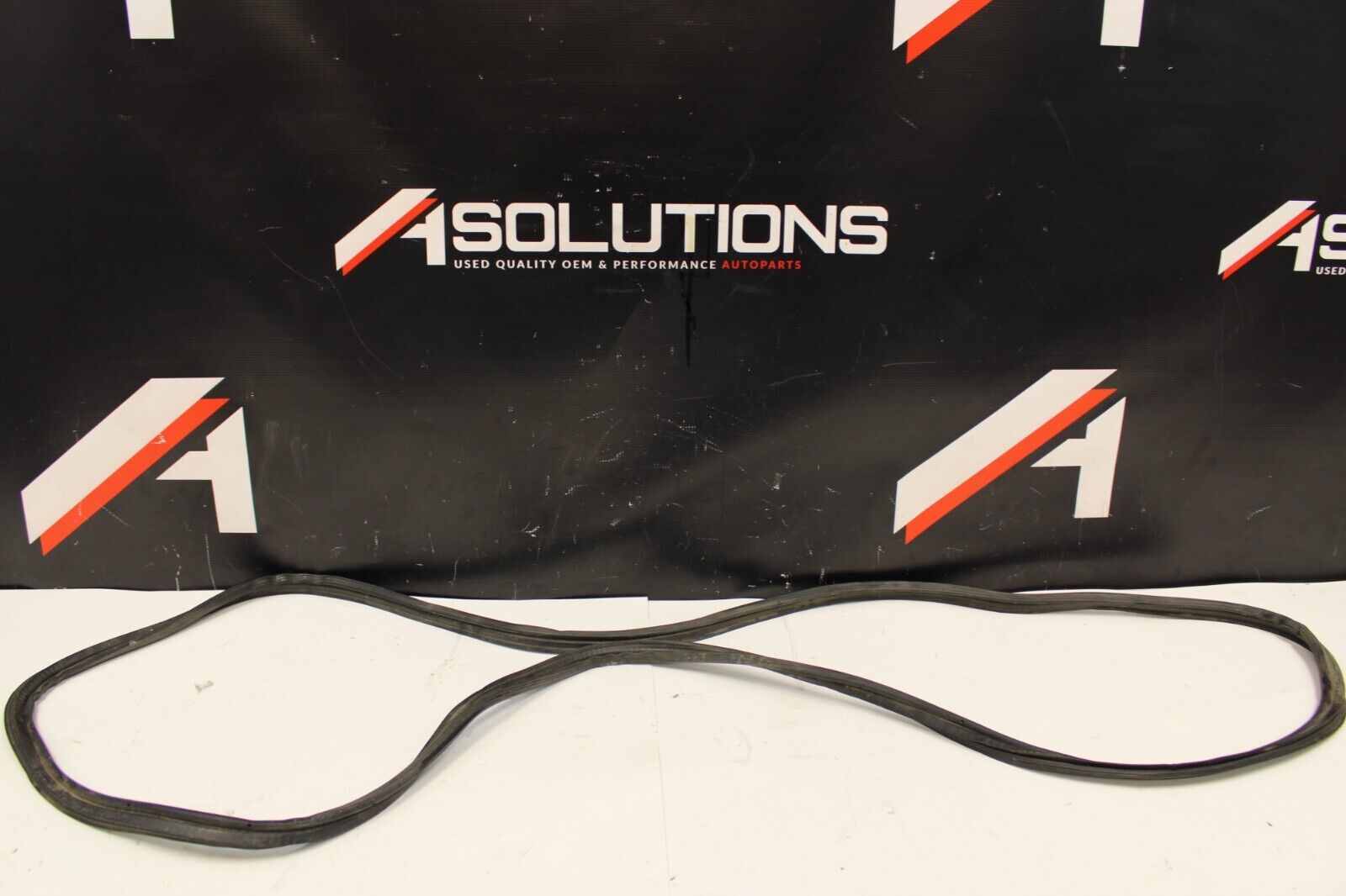 2010 Nissan GT-R R35 Trunk Deck Lid Rubber Seal Weather Strip GTR OEM