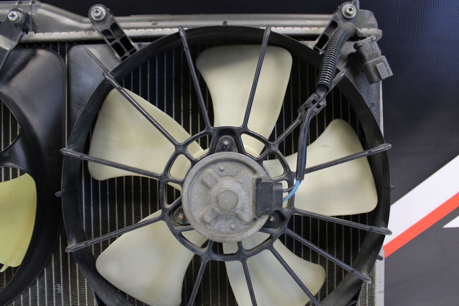 2000 HONDA S2000 AP1 OEM RADIATOR W/ COOLING FANS