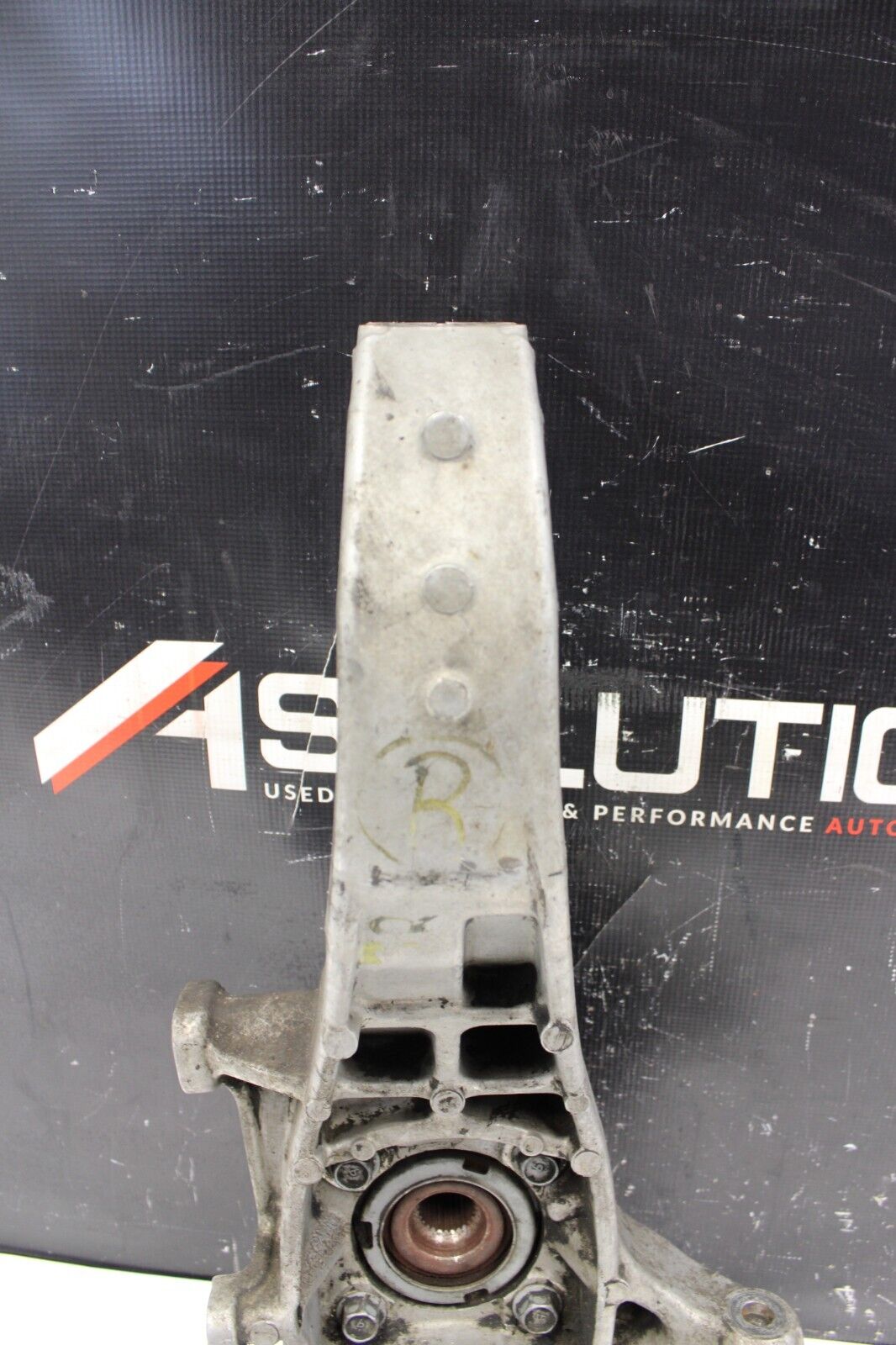 2010 Nissan GT-R R35 Front RH Right Side Knuckle Spindle Arm Knee Assembly OEM