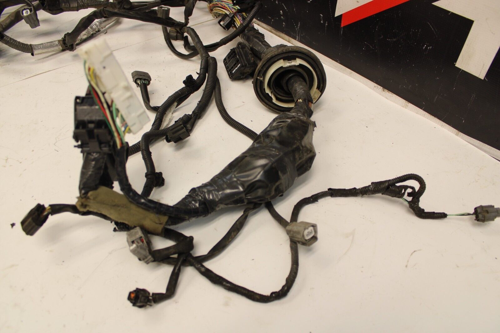2012 Nissan 370Z AT Engine Wiring Harness Wire OEM