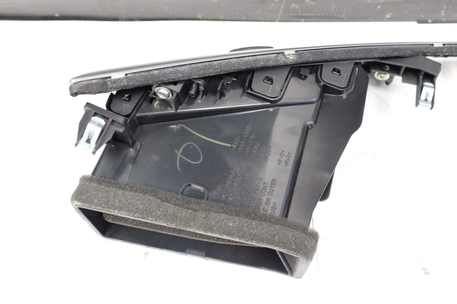 2017-2020 INFINITI Q60 DASH CENTER LEFT SIDE AC AIR VENT GRILLE & BEZEL OEM