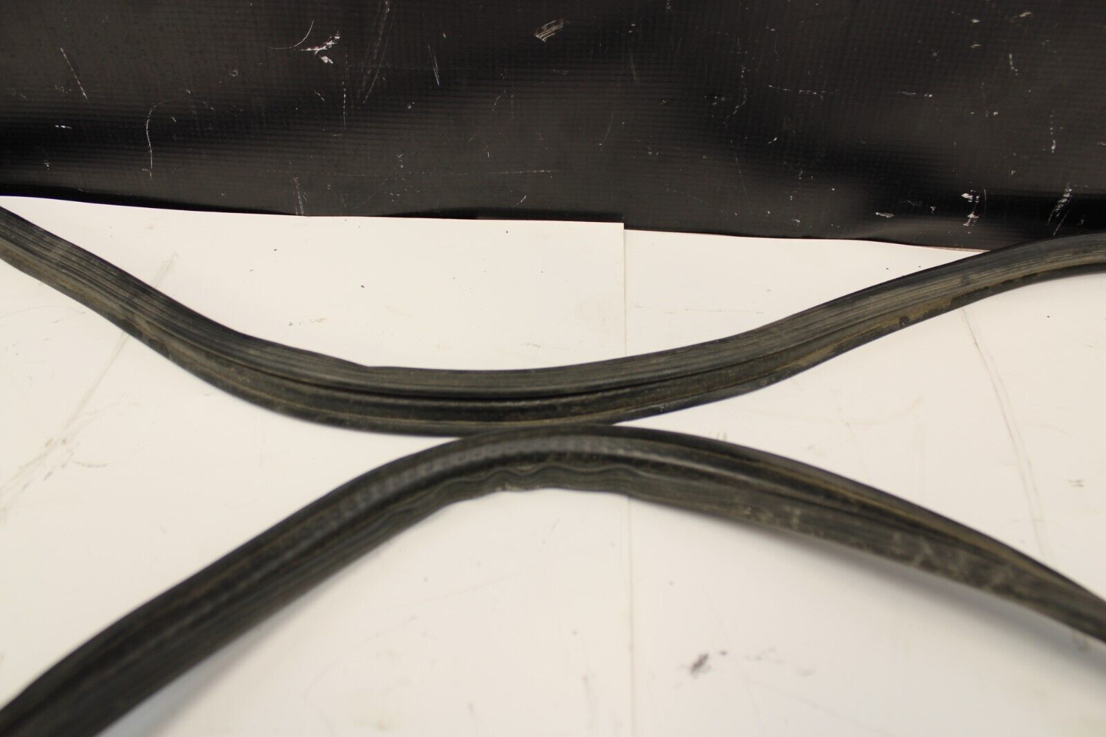 2010 Nissan GT-R R35 Trunk Deck Lid Rubber Seal Weather Strip GTR OEM